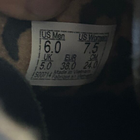 VANS MTE sk8-hi top insulated waterproof black suede animal print boots 7.5 new - Picture 3 of 8